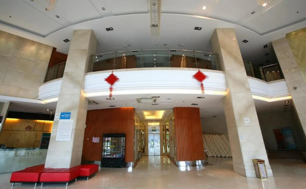 Lobby & Reception