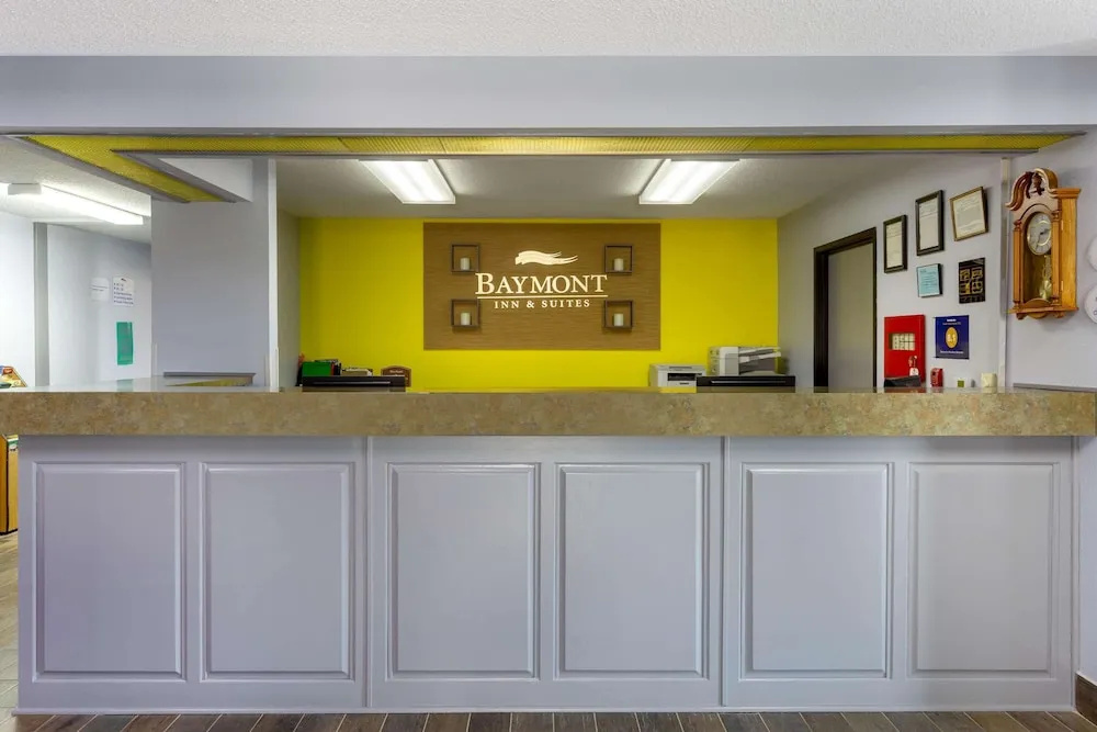 Lobby & Reception