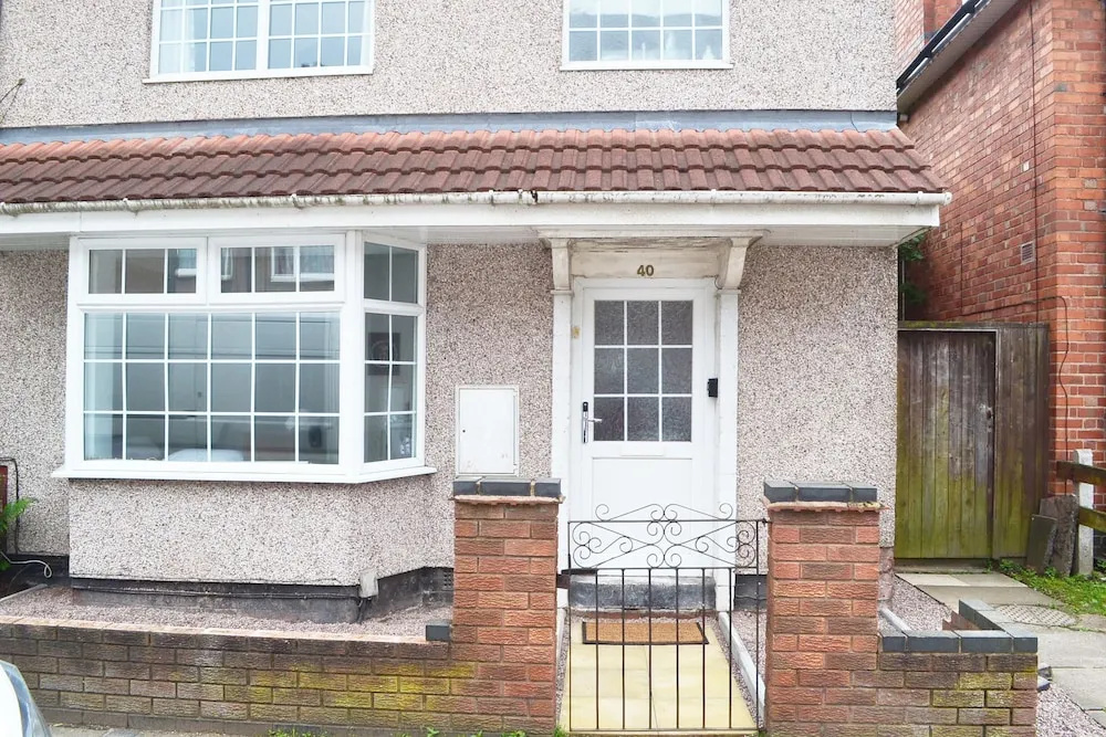 No 40, 5 beds, sleeps 7