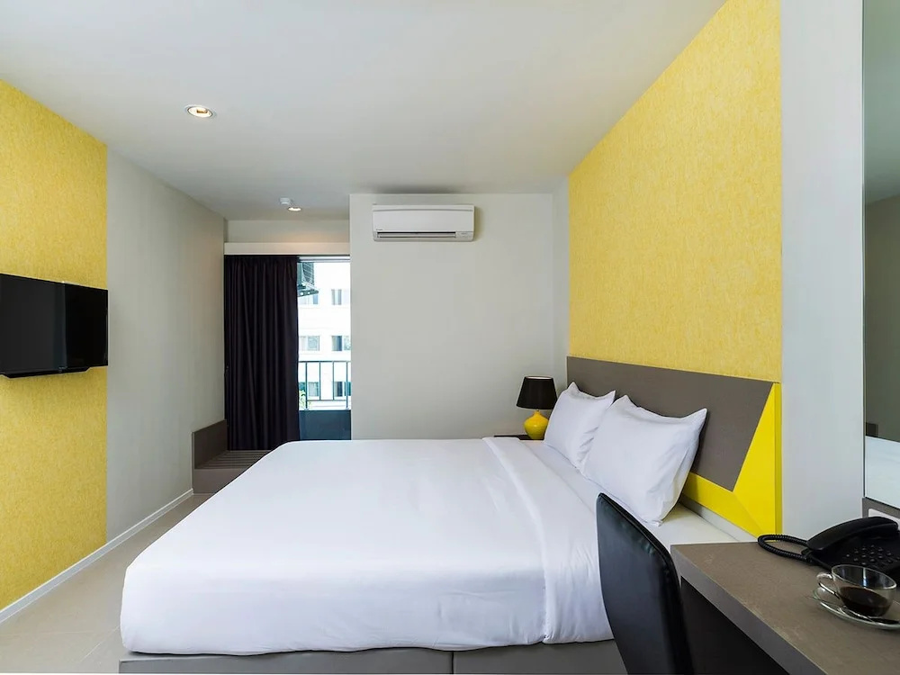 Standard Double room with balcony (full double bed)