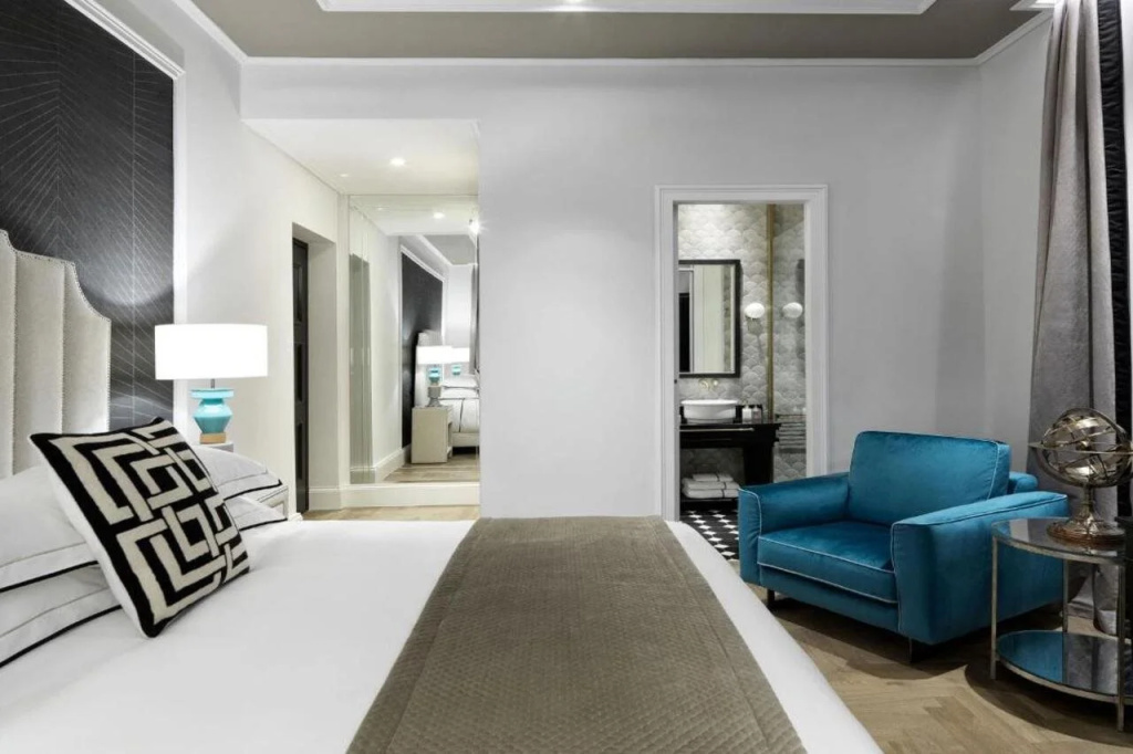 Lobby & Reception