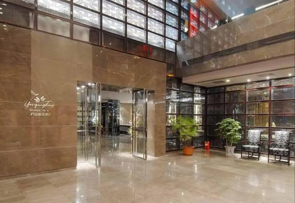 Lobby & Reception