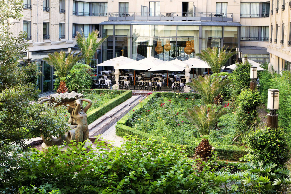 L'Hotel du Collectionneur 23