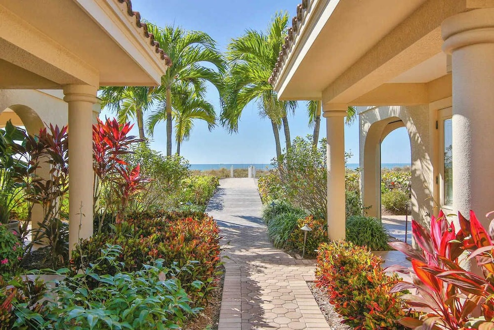 Holmes Beach Shoreline Suites