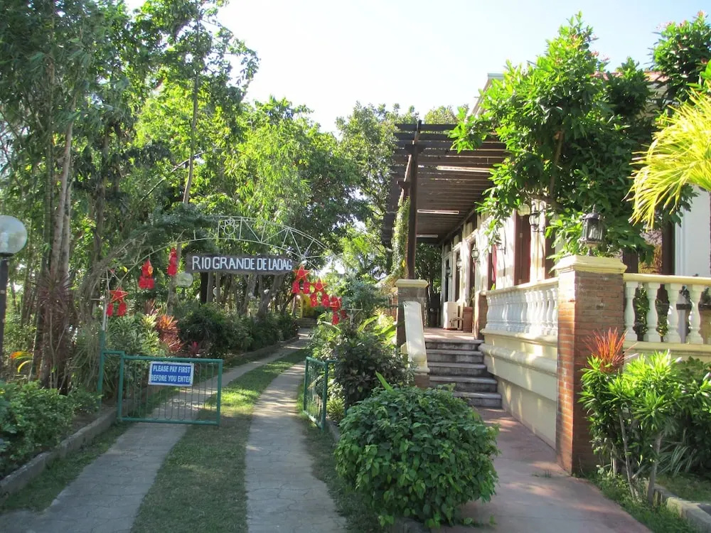 RedDoorz Plus @ Rio Grande de Laoag Resort Hotel Ilocos Norte (Quarantine Hotel) - фото 15