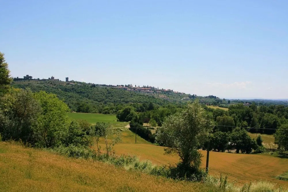 Stunning private villa for 8 guests with private pool, WIFI, TV, terrace, pets allowed and parking