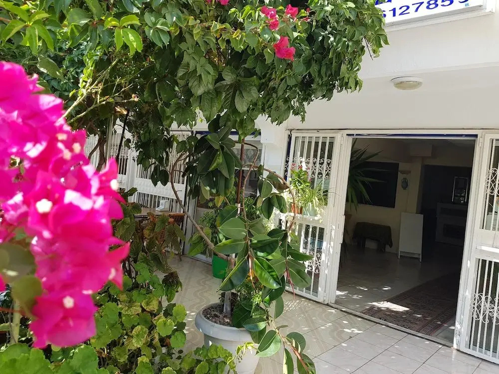 Ozgun Apart Otel Kusadasi
