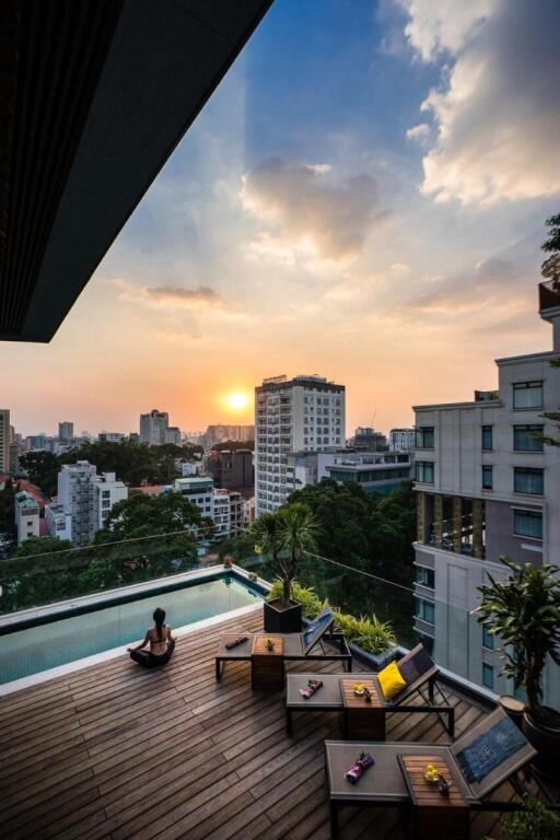 Au Lac Legend Hotel