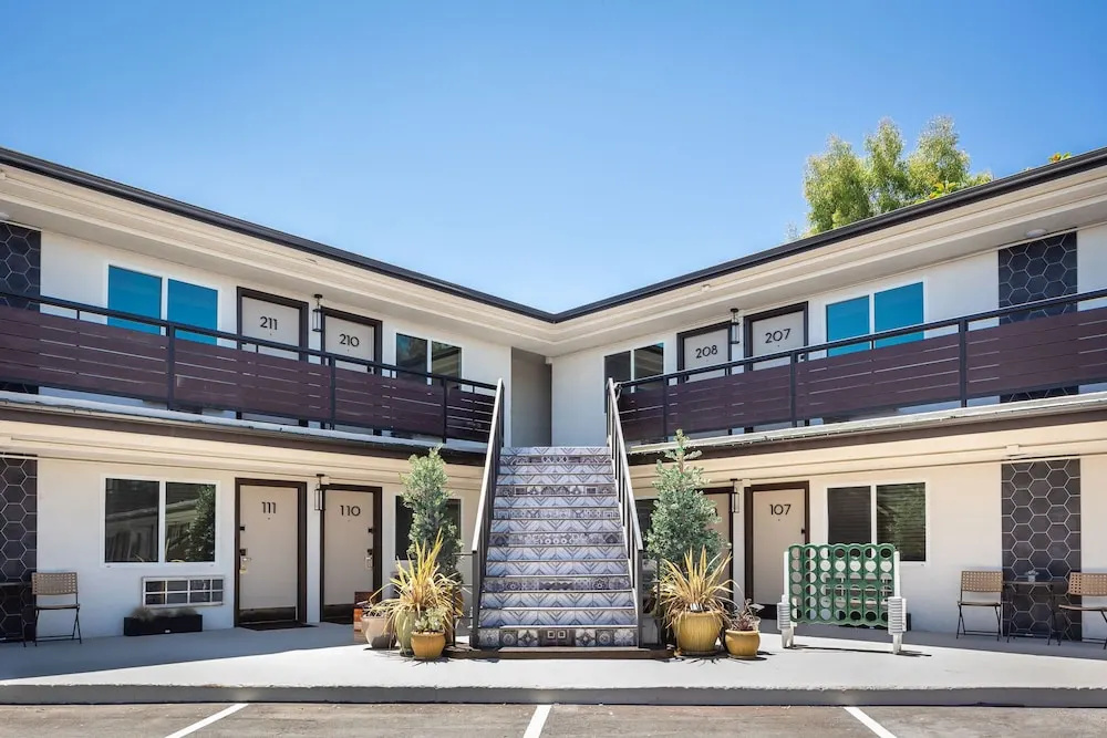 California Inn