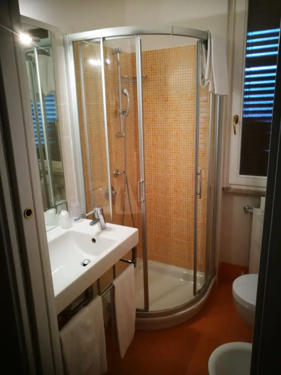 Superior Double room with balcony (full double bed)