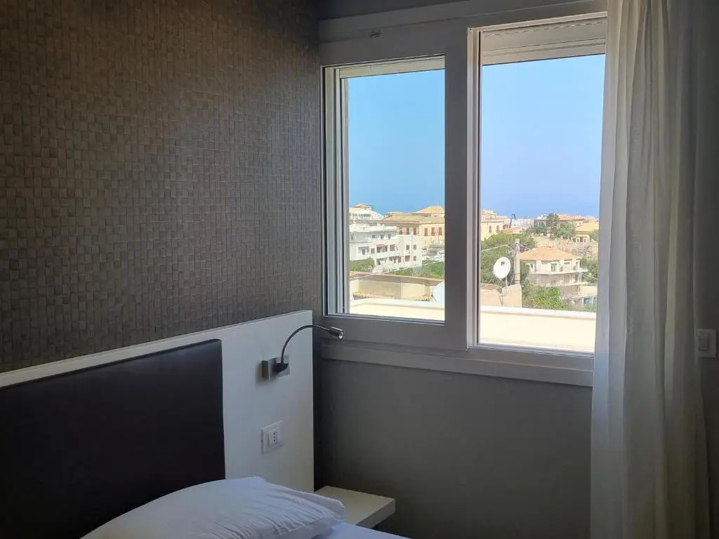 Standard Double room with sea view (full double bed)