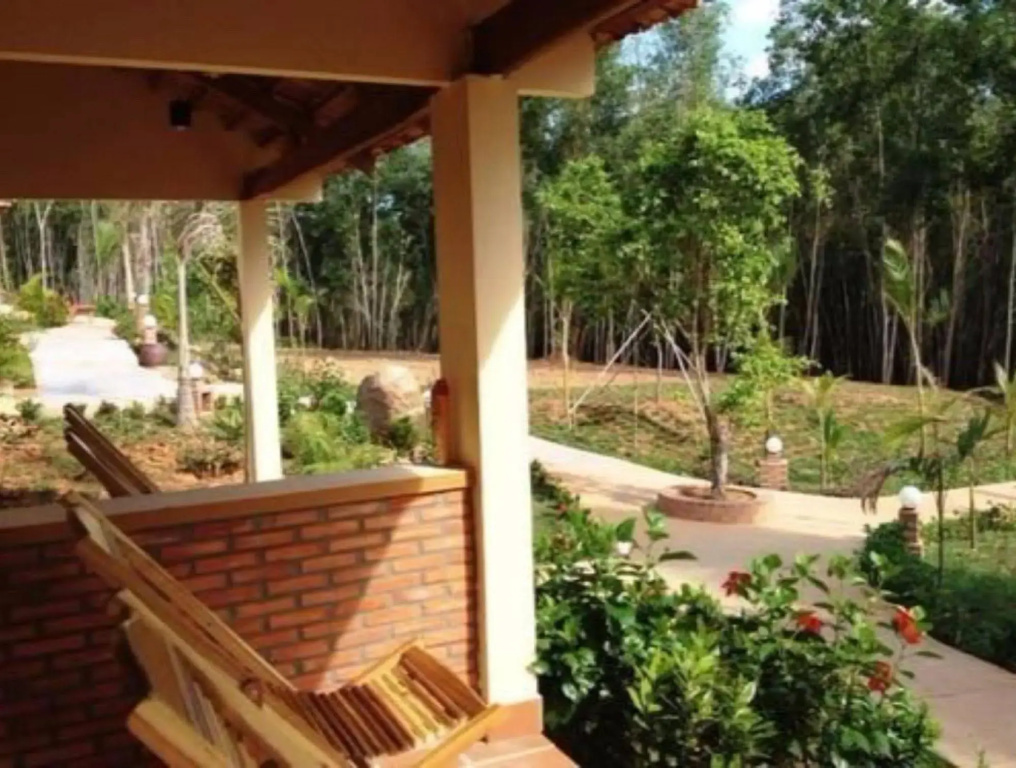 Thuyhouse Resort