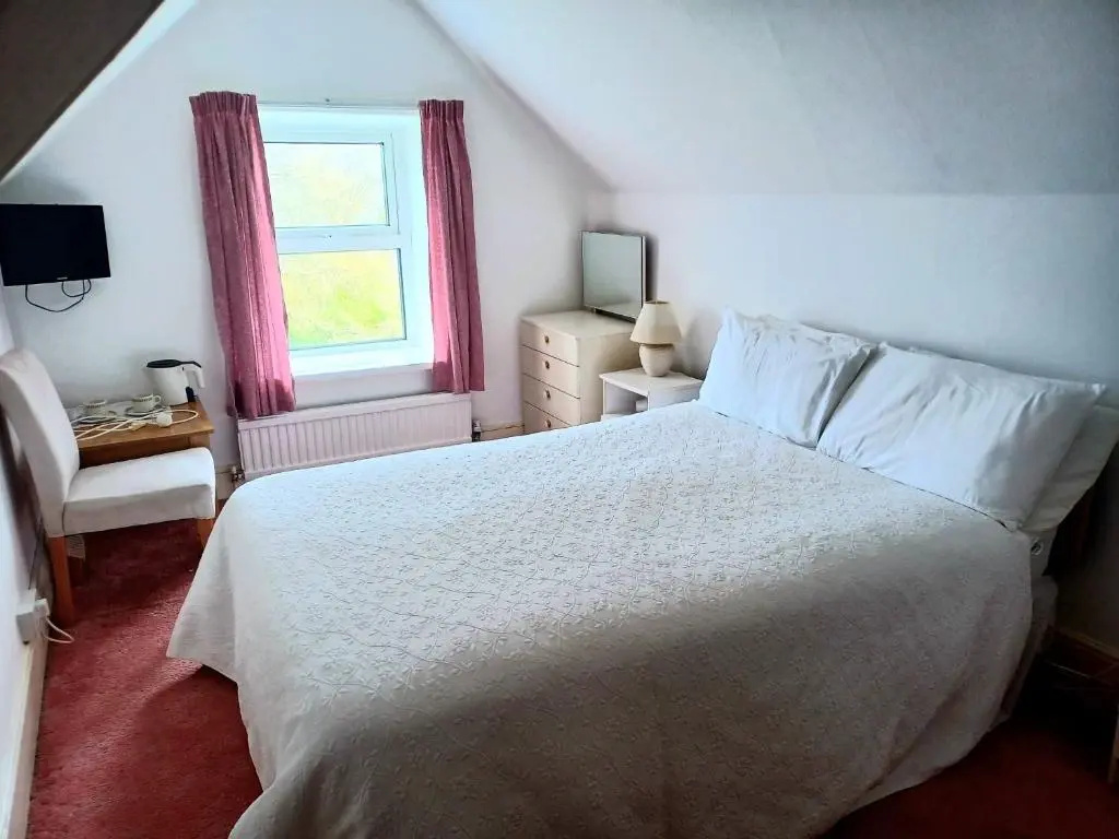 Standard Double room with sea view (full double bed)