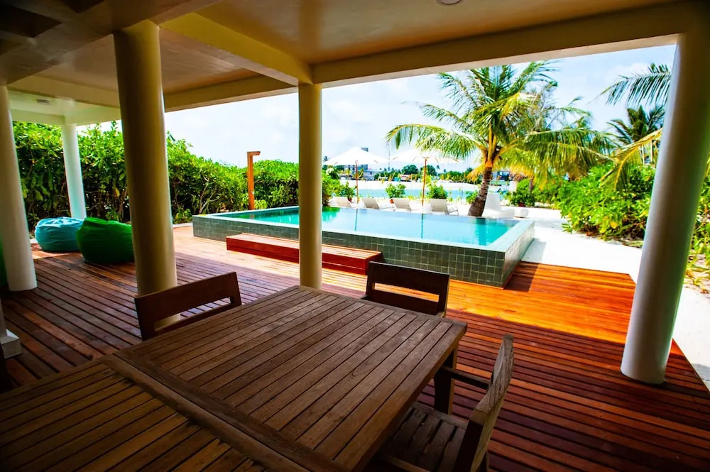 Holiday Inn Resort Kandooma Maldives