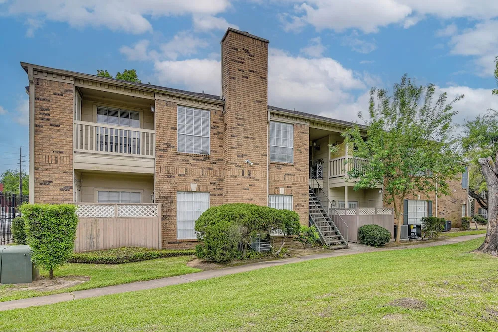 2 Mi to Hospitals! Houston Condo w/ Pool Access