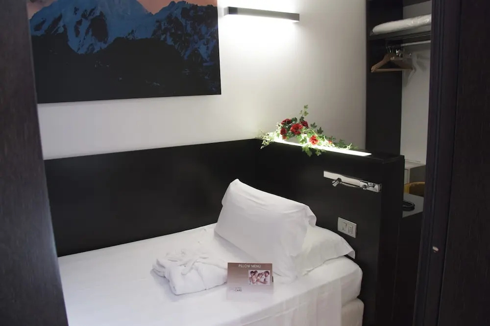Card International Hotel - Chambres