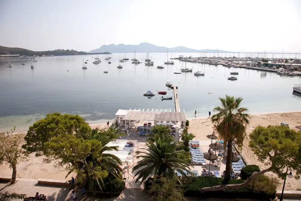 Beach & Waterfront