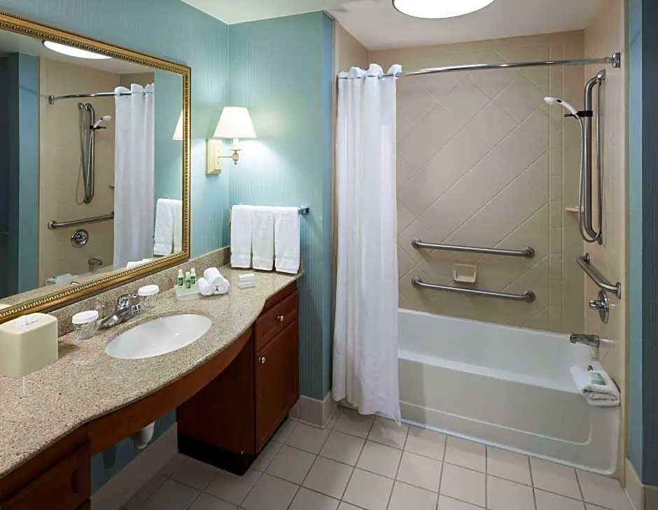 2 Bedrooms Double Suite (full double bed)