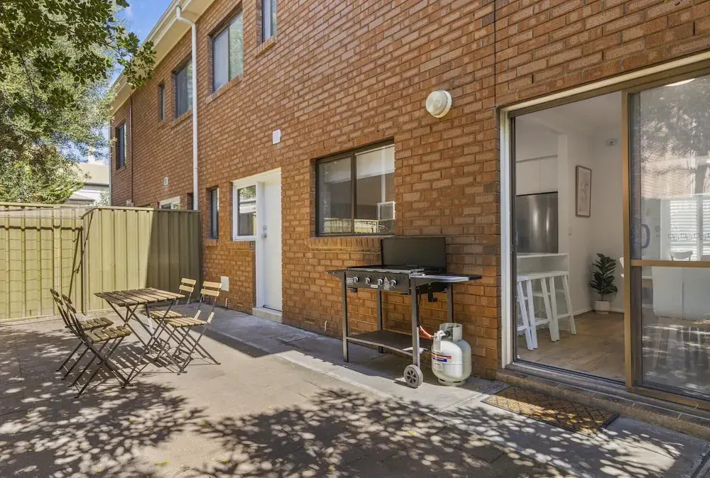 Coastal 3-bed House With BBQ and Private Courtyard