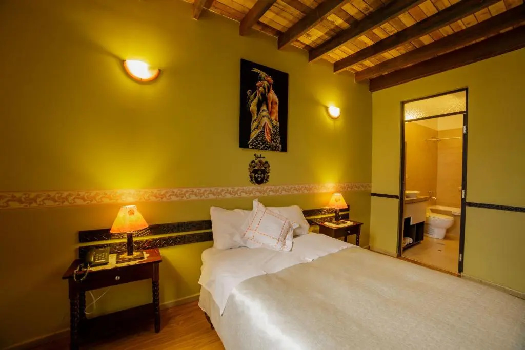 Yabar Hotel Plaza - Chambres