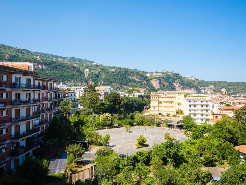 DreamSorrento Apartments