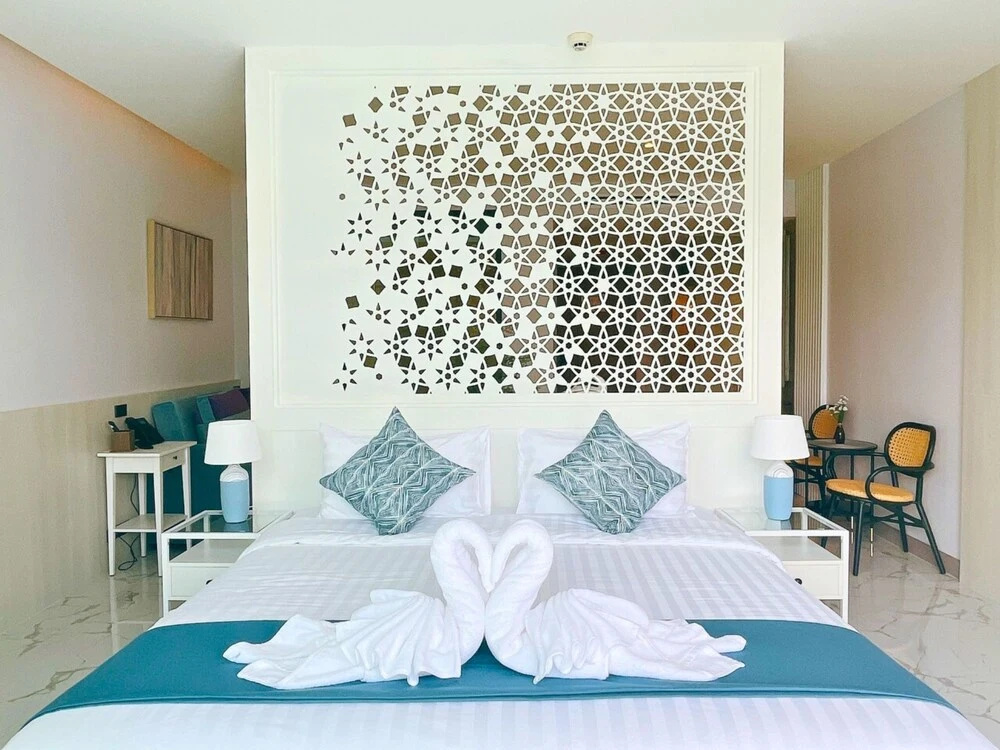 Deluxe Double room (full double bed)
