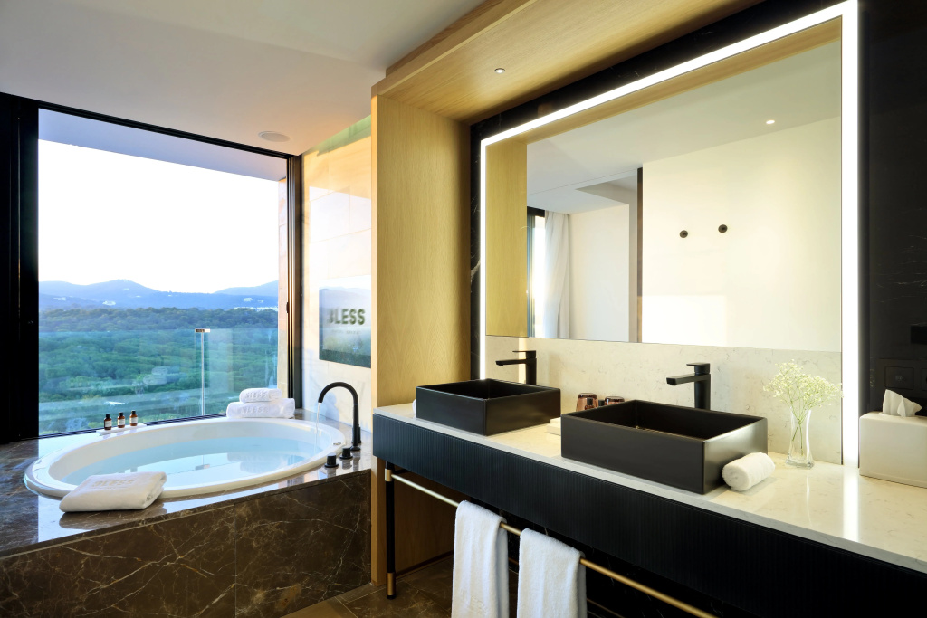 BLESS Ibiza Cala Nova - The Leading Hotels of the World - Général