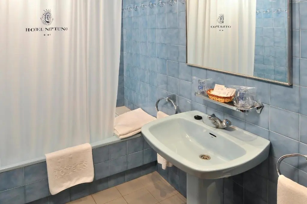 Hotel GHT Neptuno Tossa & Venus SPA - Chambres