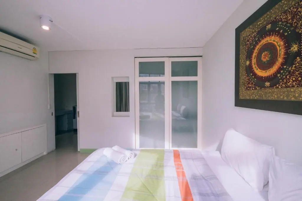 Deluxe Double room (full double bed)