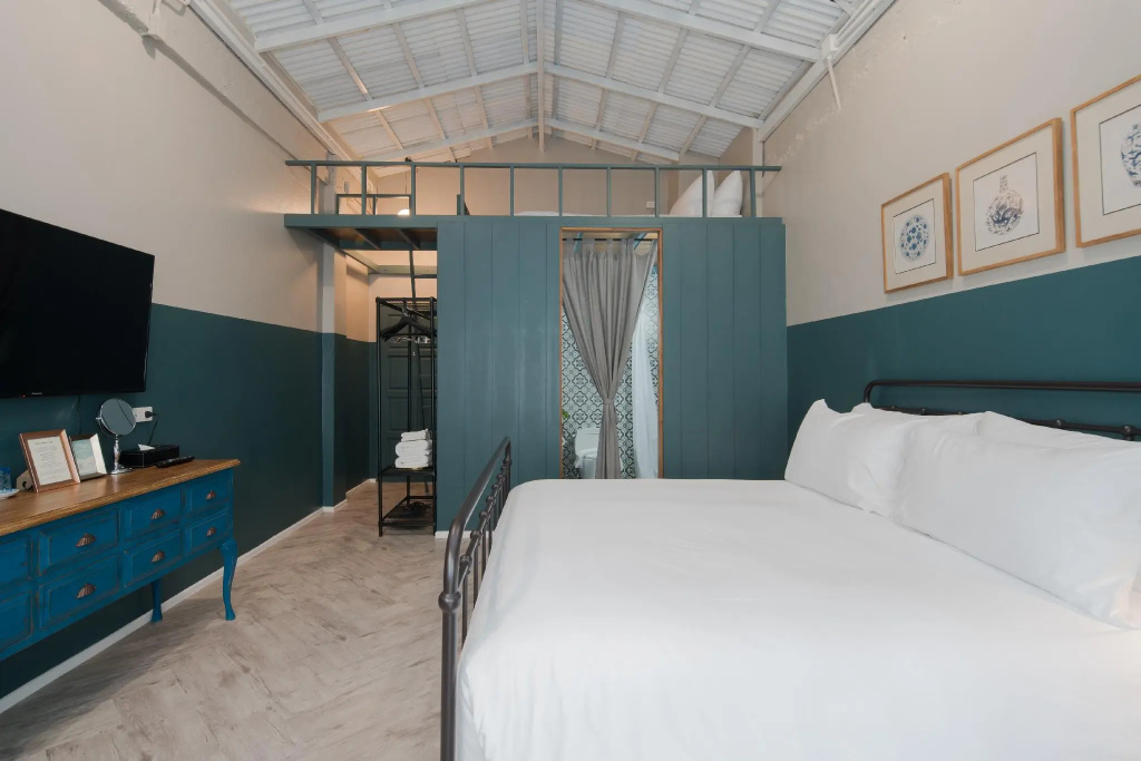 Deluxe Apartment