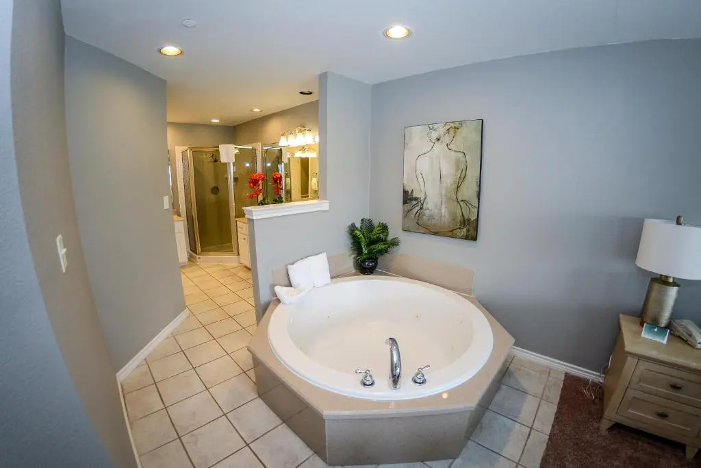 2 Bedrooms Villa