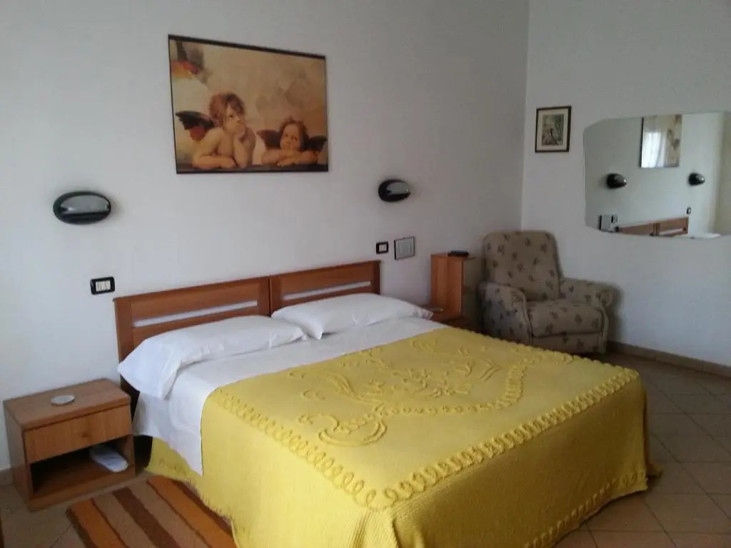 Standard Double room (full double bed)