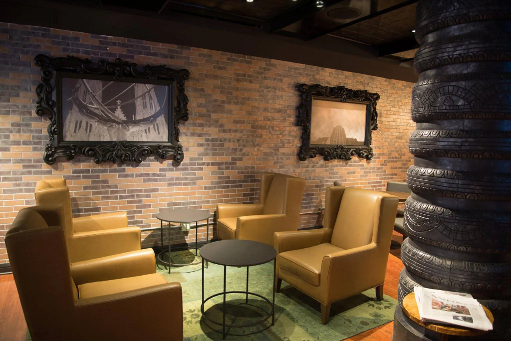 Lobby & Reception