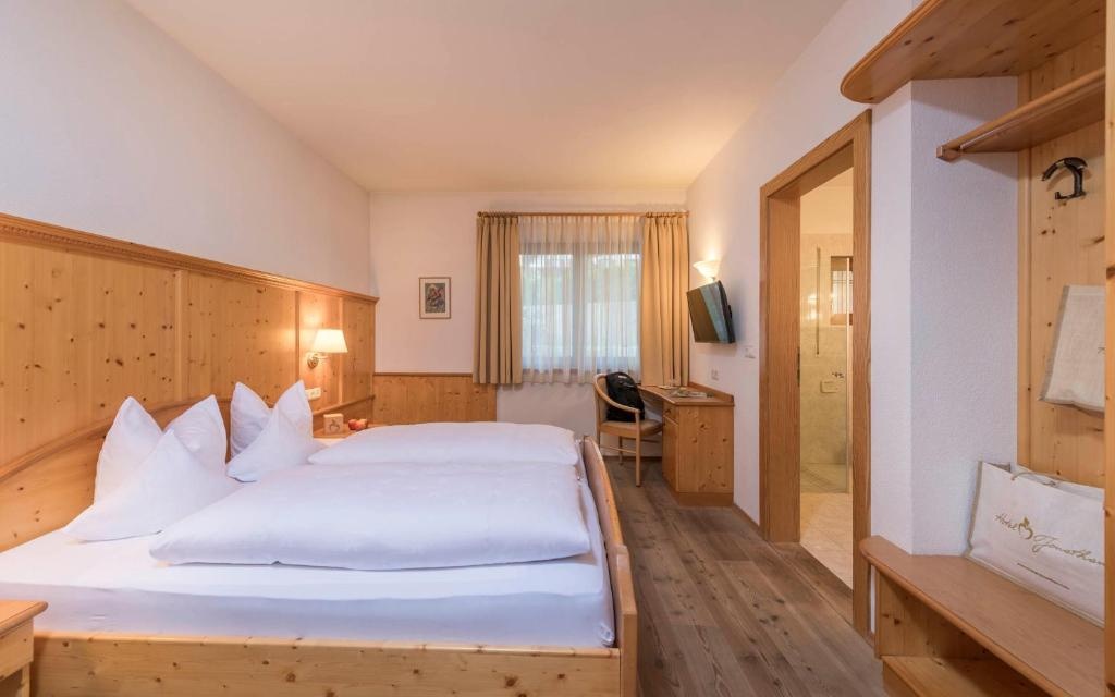 Hotel Jonathan — 4