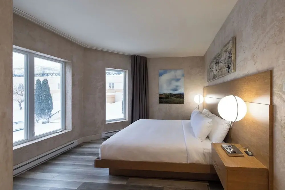 Premium Double Suite with balcony (full double bed)