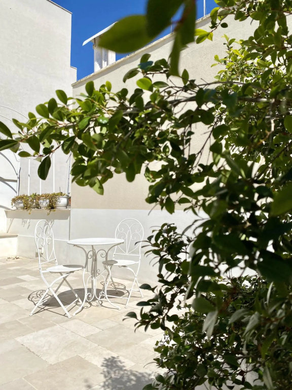 2 people, 1 bathroom, suitable for couples, terrace, central location-Superior by Dimore Le Murattiane