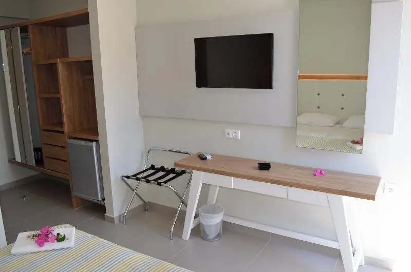 Superior Double room with balcony and with sea view (full double bed)