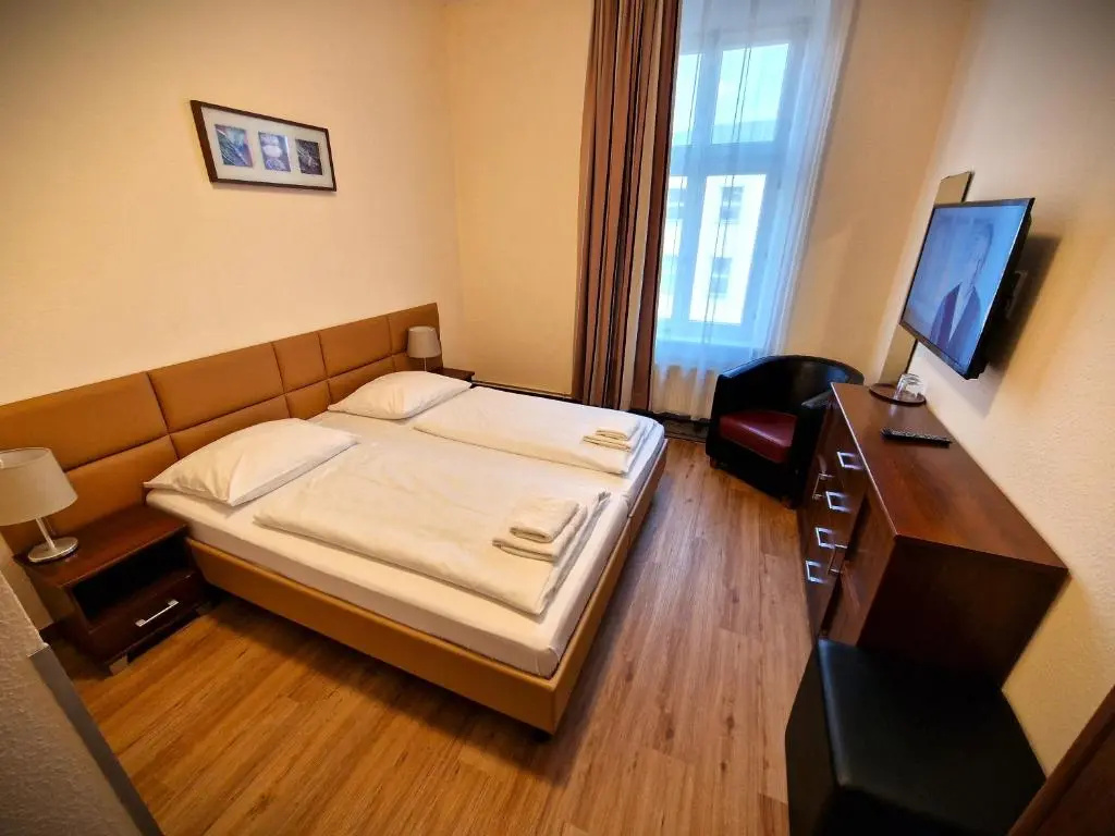 Standard Double room (full double bed)