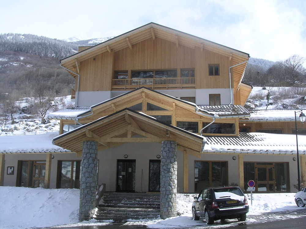 Apartment in 3 Vallees With Pool & Sauna