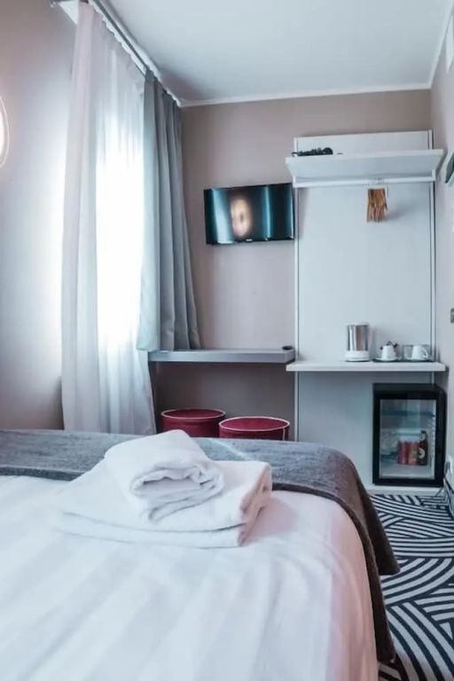 Economy room