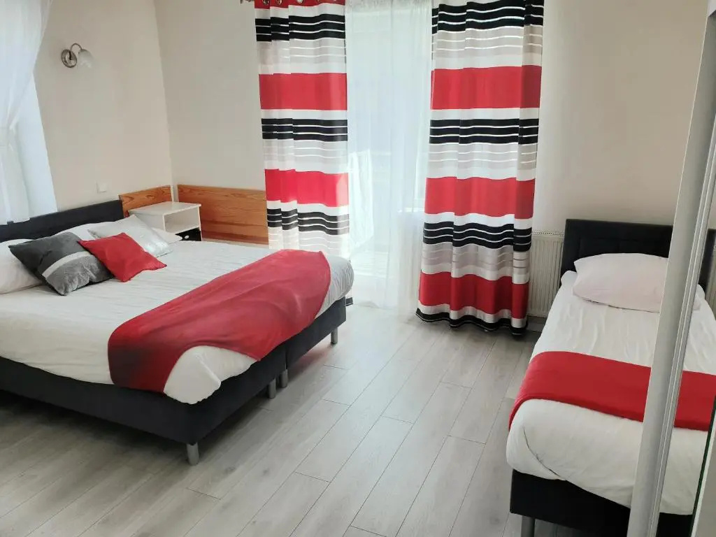 Standard Triple room with balcony