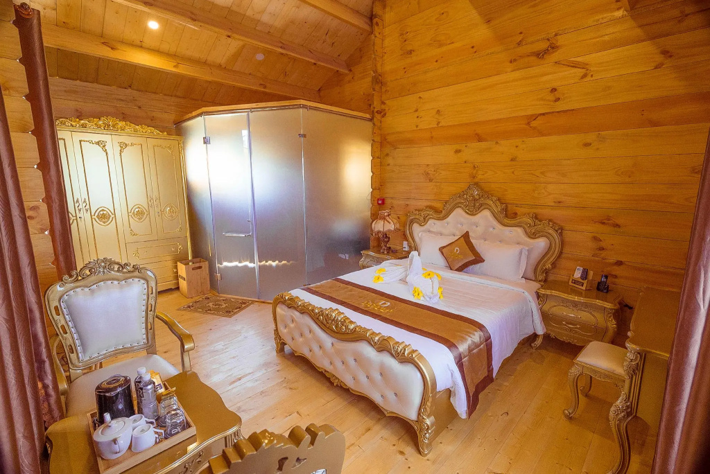 Deluxe Family room with balcony