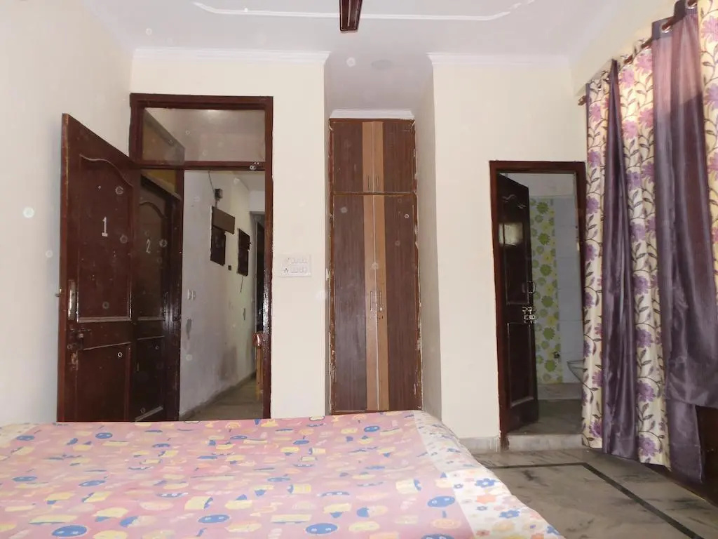 Indu Pg House