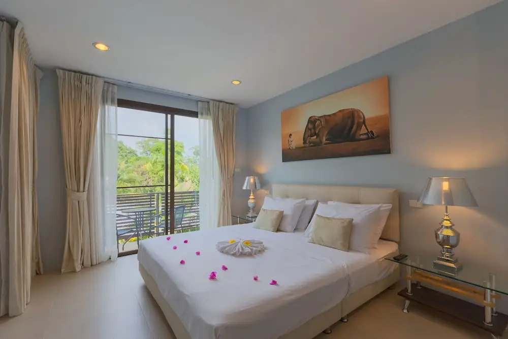 Deluxe Double room with view (full double bed)
