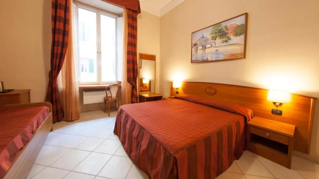 Standard Triple room