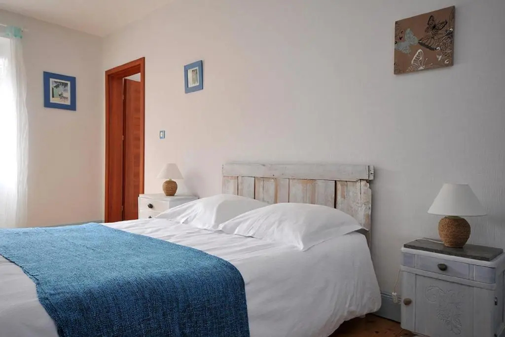 Standard Double room with mountain view (full double bed)