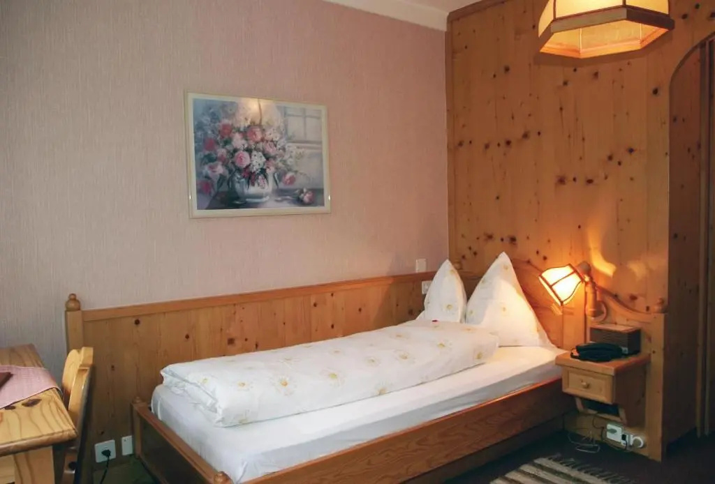 Hotel Cresta - Chambres