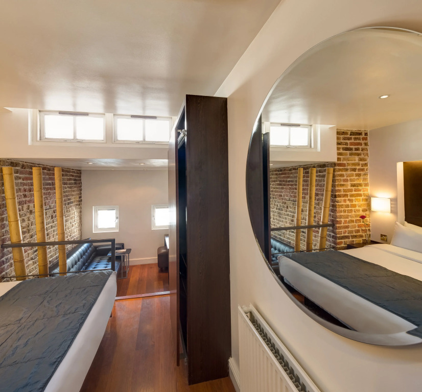 The Caesar Hotel by null