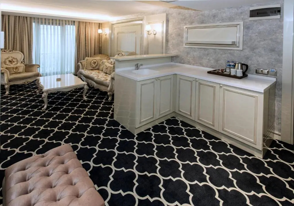 Deluxe Single Suite