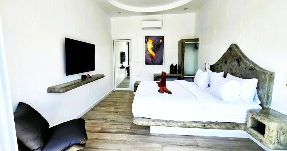 Отель STARLAND Luxury Pool Villa Pattaya Walking Street в Паттайе
